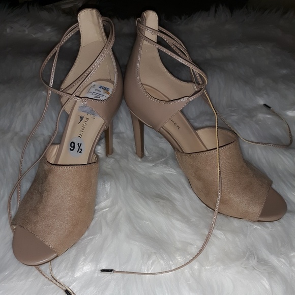 Marc Fisher Shoes - Sandals with 4" heel